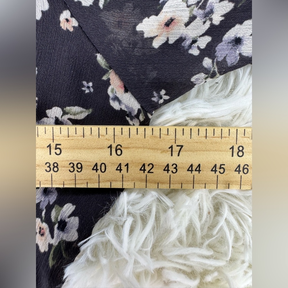 ASTR Ruffle Wrap Front Floral Chiffon Long Sleeve Peplum Blouse Grey Peach XS - Picture 10 of 11